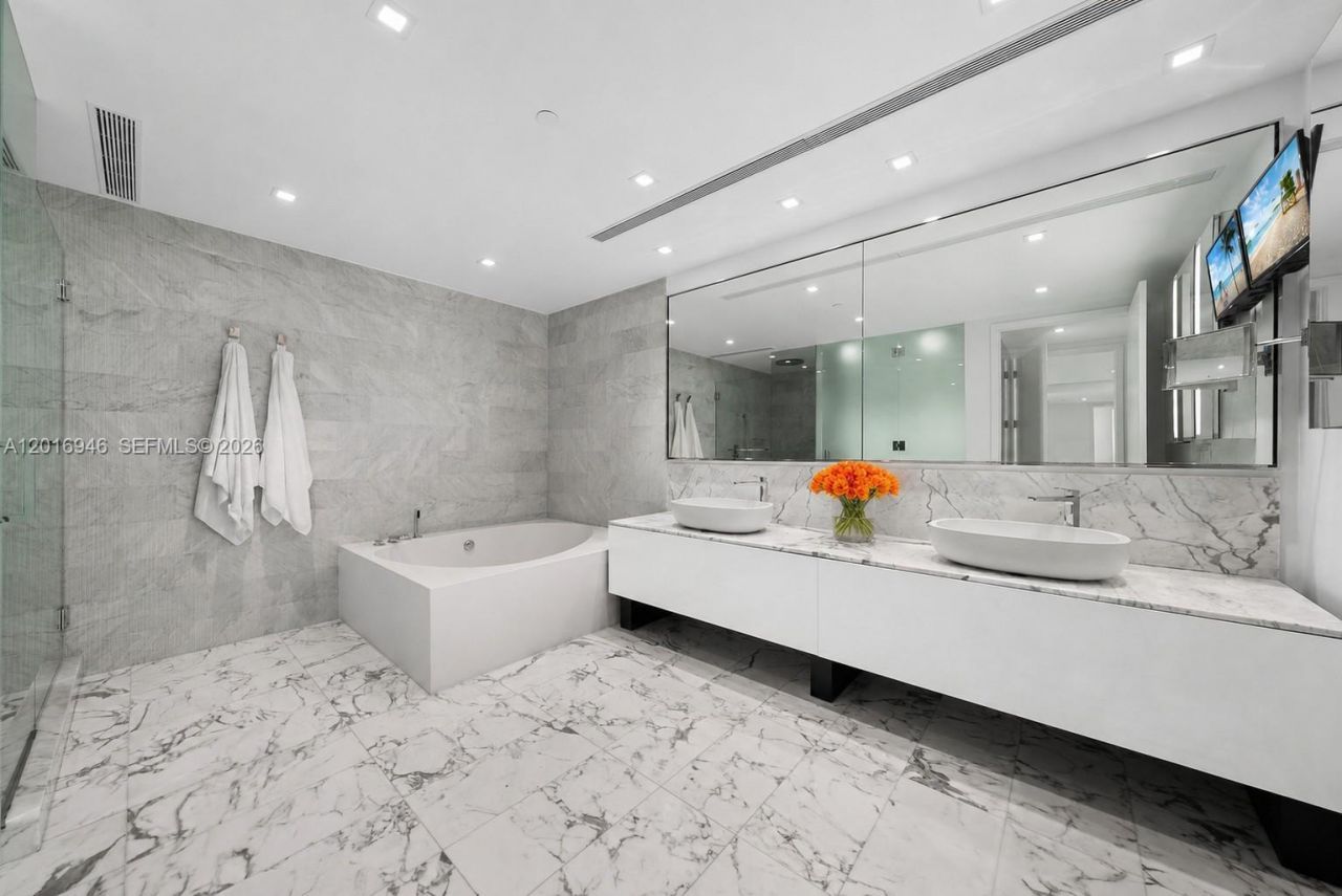 10201 Collins Ave, Unit 1806, Bal Harbour, FL 33154 Photo