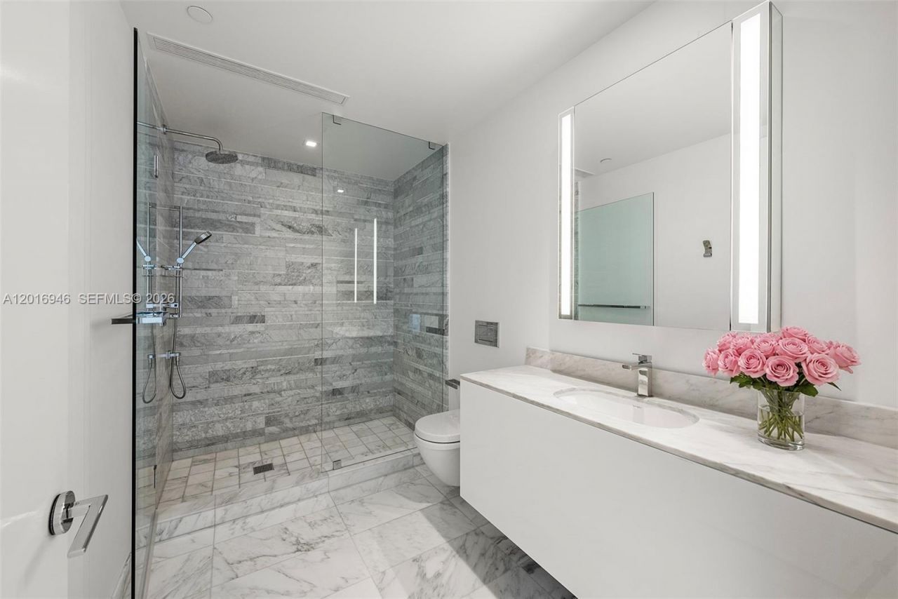 10201 Collins Ave , Unit 1806, Bal Harbour, FL 33154 Photo