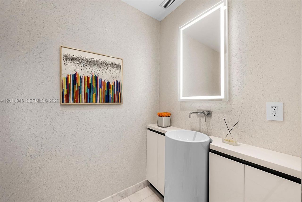 10201 Collins Ave , Unit 1806, Bal Harbour, FL 33154 Photo