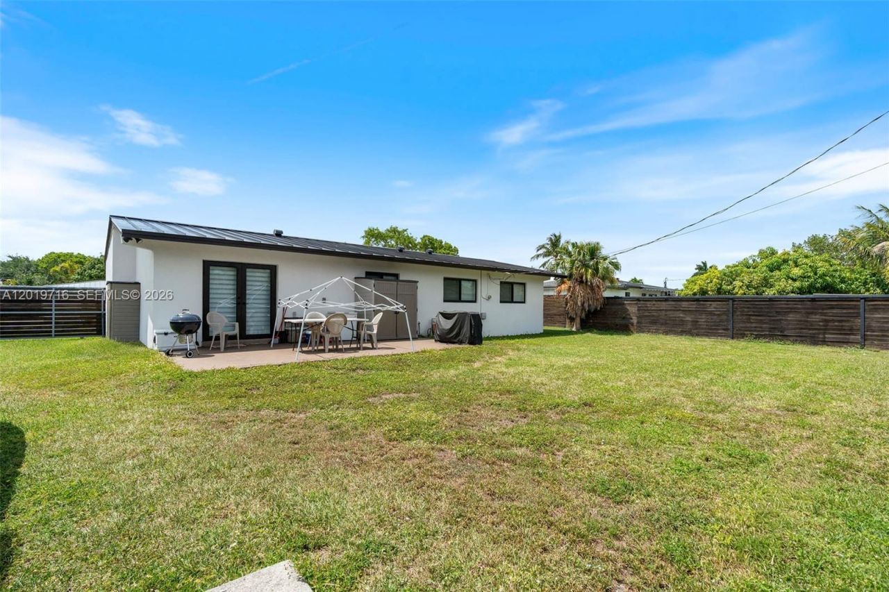 9460 Haitian Dr , Cutler Bay, FL 33189 Photo