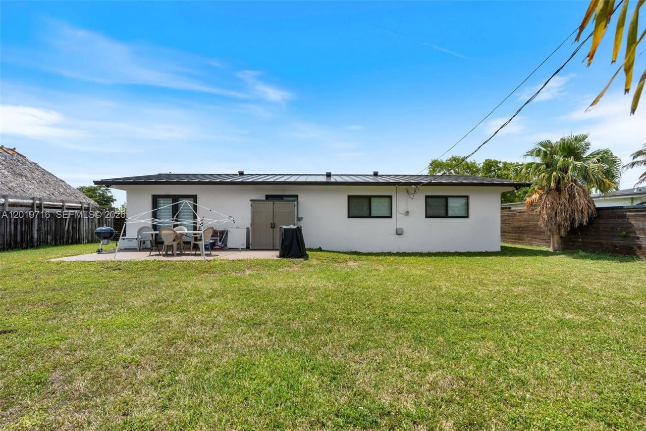 9460 Haitian Dr , Cutler Bay, FL 33189 Photo