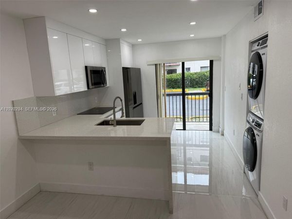 5420 W 21st Ct , Unit 110, Hialeah, FL 33016