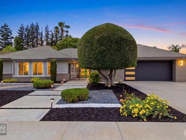 8821 Sierra Oak Drive, Bakersfield, CA 93309