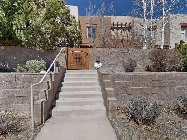 107 Johnson Mesa , Santa Fe, NM 87508