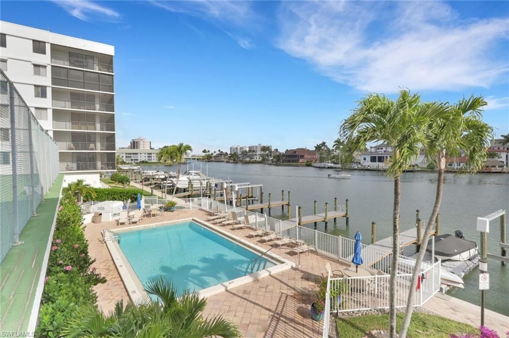 10420 Gulf Shore Dr , Unit 162, Naples, FL 34108 Photo
