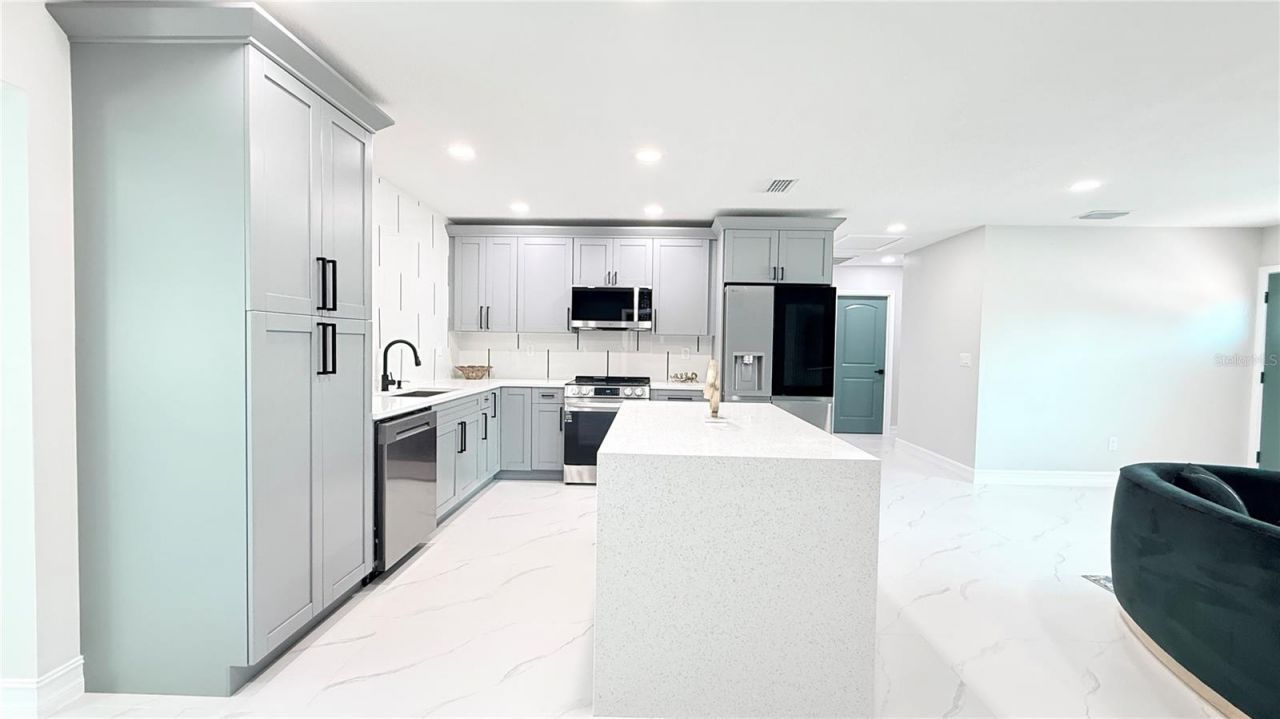 4312 E Grove View Avenue, Tampa, FL 33617 Photo
