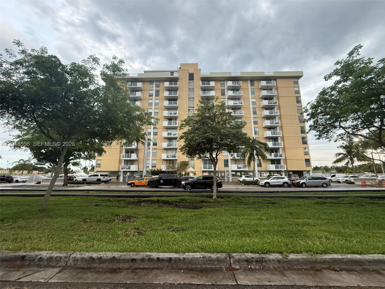 2020 NE 135th St , Unit 503, North Miami, FL 33181 Photo
