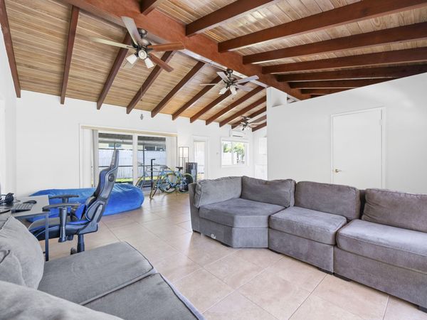 4511 Seagrape Drive, Lauderdale-By-The-Sea, FL 33308