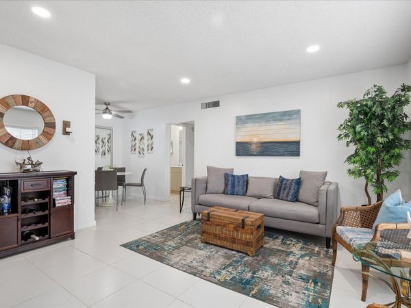 2210 NE 67th Street, Unit 1211, Fort Lauderdale, FL 33308