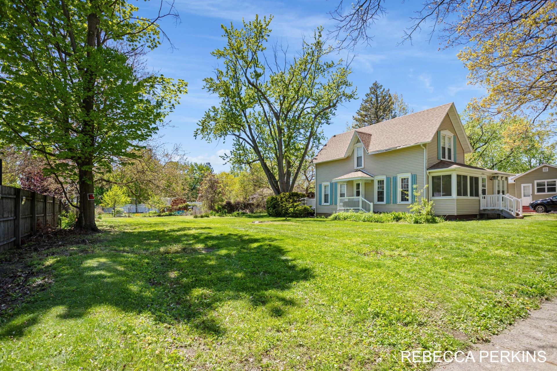 326 South Haven Street, South Haven, MI 49090 Main Photo