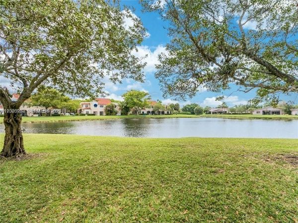 436 Lakeview Dr , Unit 203, Weston, FL 33326