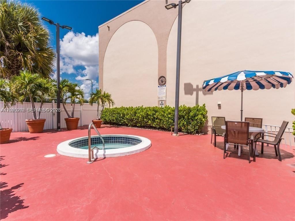 436 Lakeview Dr , Unit 203, Weston, FL 33326 Photo