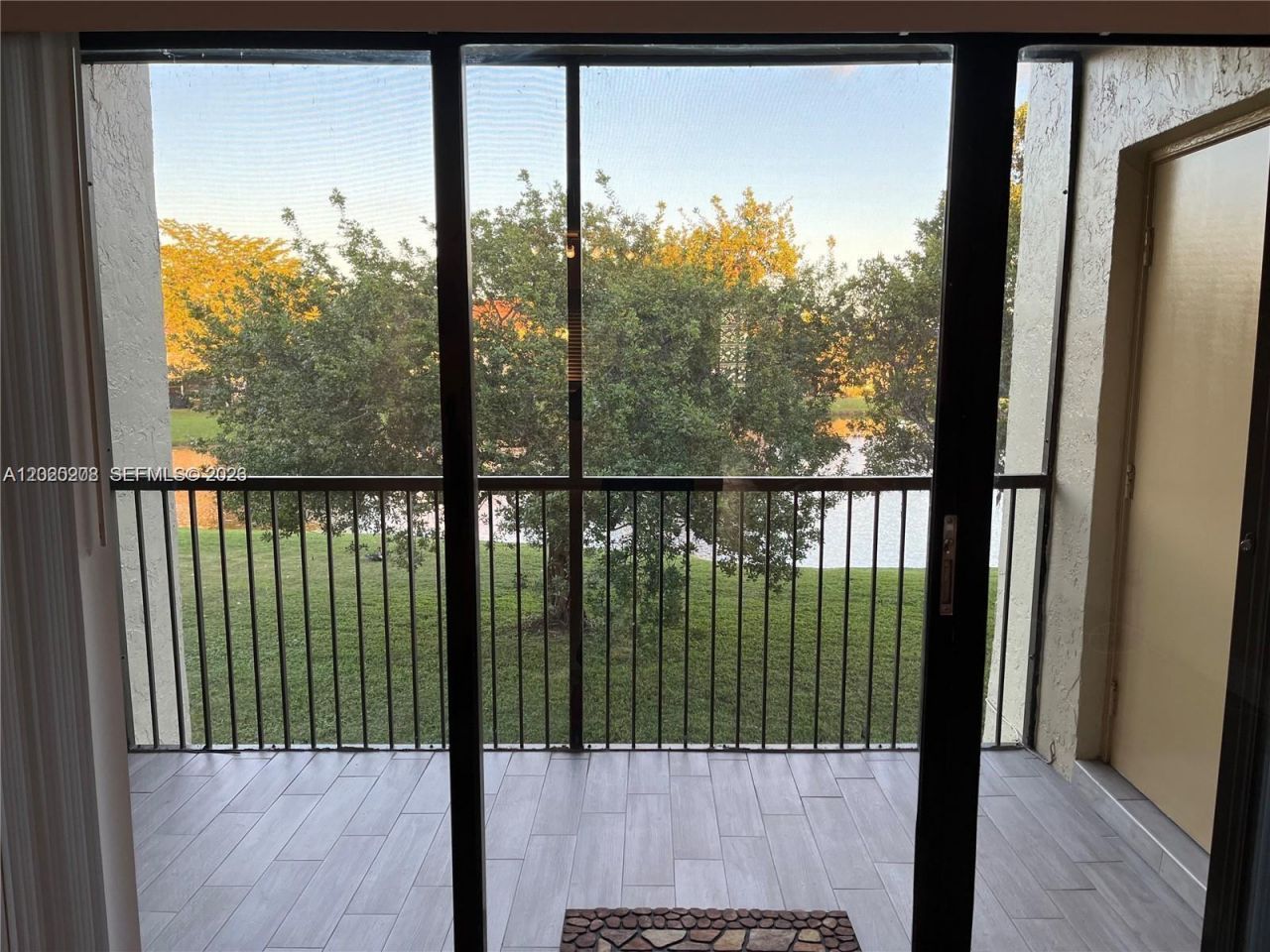 436 Lakeview Dr , Unit 203, Weston, FL 33326 Photo