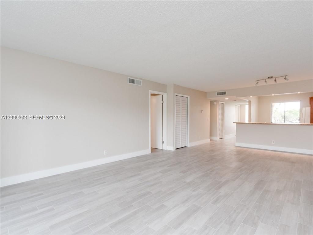 436 Lakeview Dr , Unit 203, Weston, FL 33326 Photo