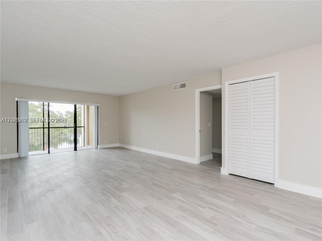 436 Lakeview Dr , Unit 203, Weston, FL 33326 Photo