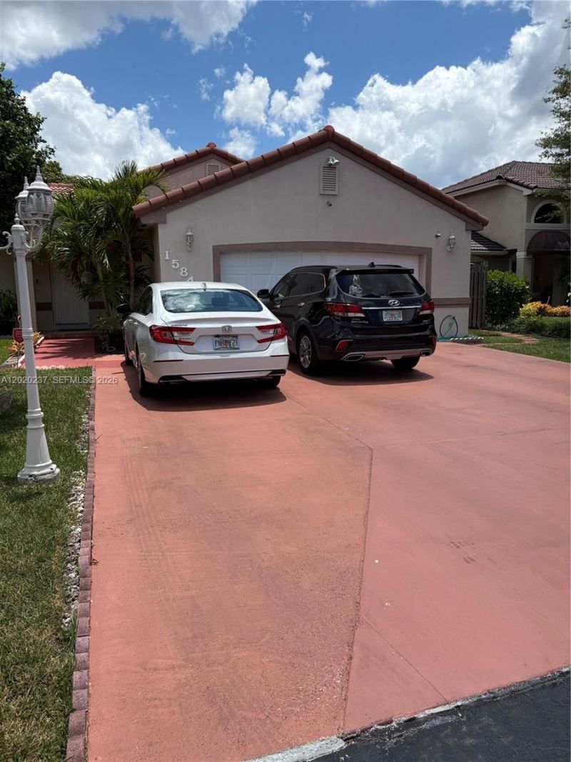 15844 SW 82nd St , Unit b, Miami, FL 33193 Photo
