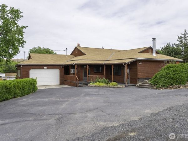 618 1st Avenue NE, Soap Lake, WA 98848
