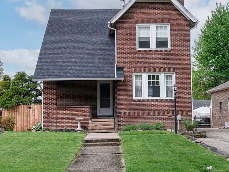 227 Roselawn Avenue NE, Warren, OH 44483 Photo 1