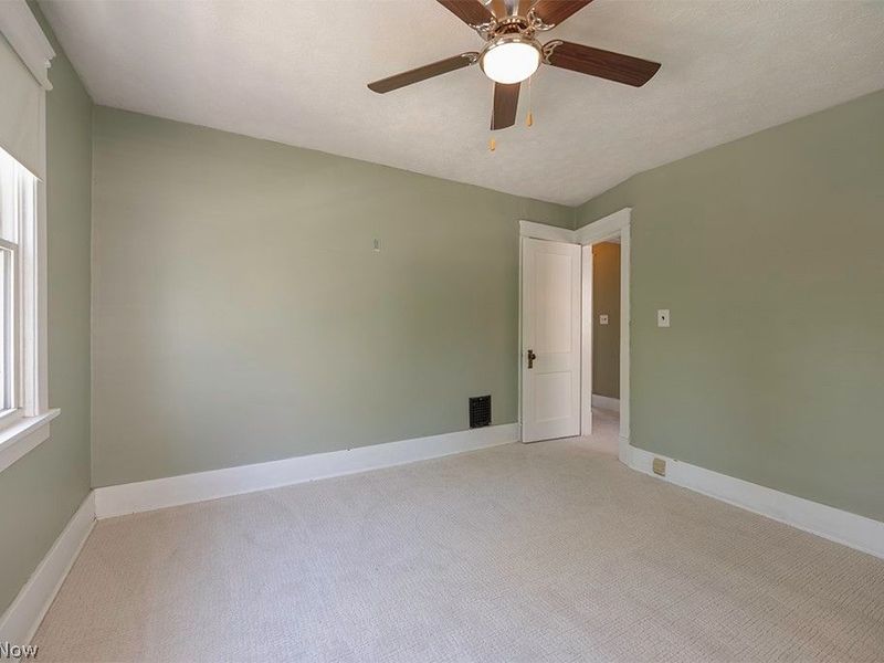 227 Roselawn Avenue NE, Warren, OH 44483 Photo 27