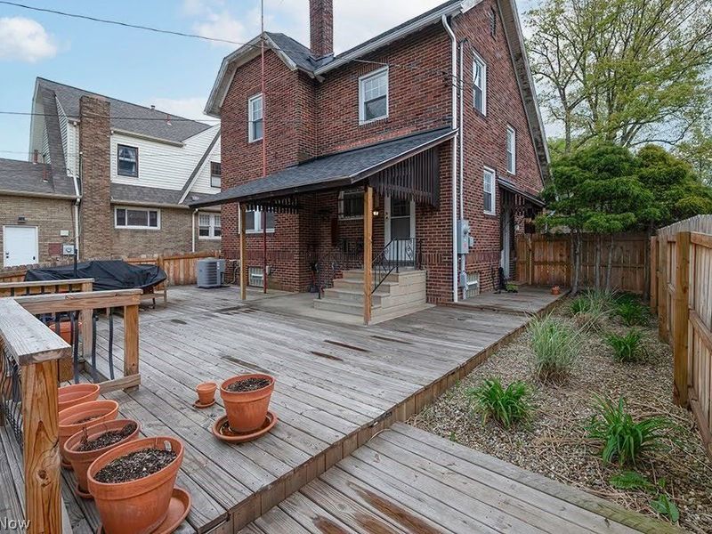 227 Roselawn Avenue NE, Warren, OH 44483 Photo 3