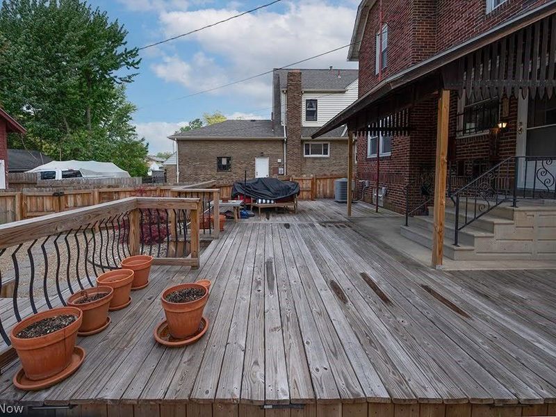 227 Roselawn Avenue NE, Warren, OH 44483 Photo 4