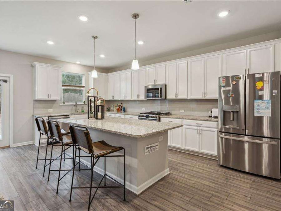 Property Image 4