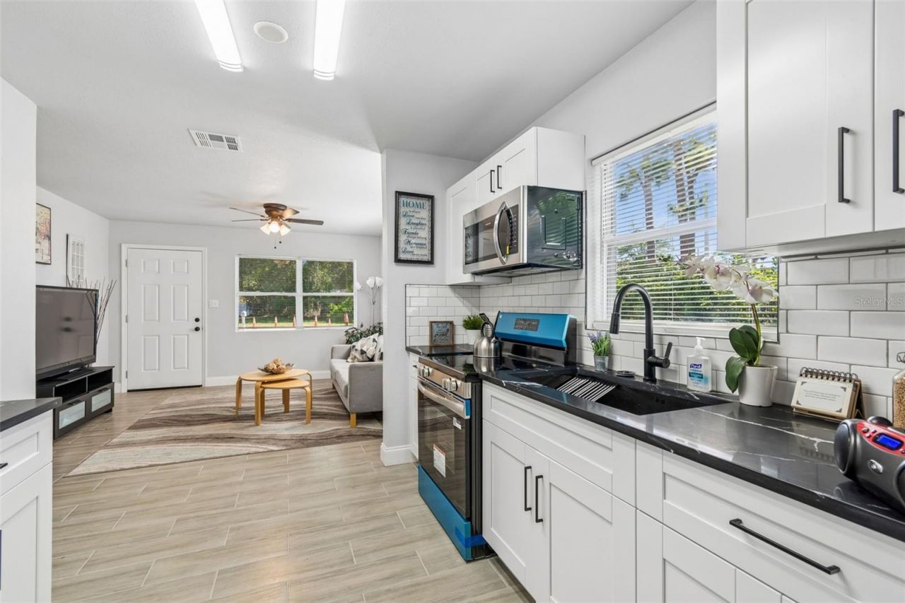 2105 46th Avenue Drive W, Bradenton, FL 34207 Photo