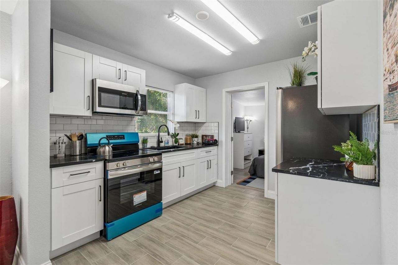 2105 46th Avenue Drive W, Bradenton, FL 34207 Photo