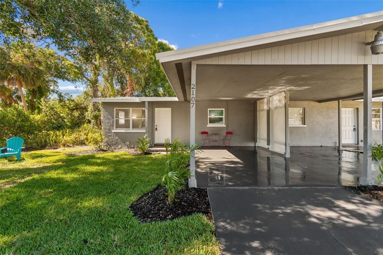 2105 46th Avenue Drive W, Bradenton, FL 34207 Photo