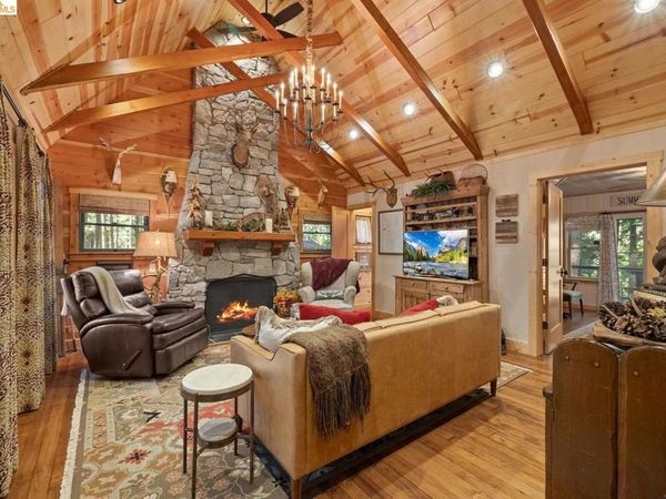 105 Pinecrest Lake RD, Pinecrest, CA 95364