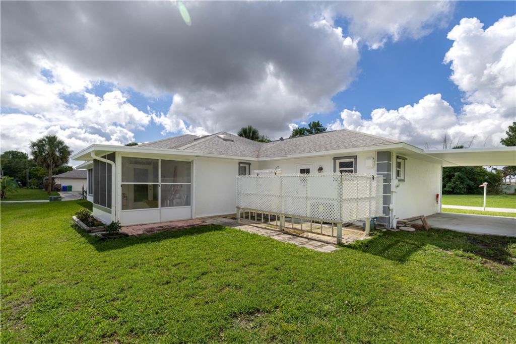 572 Citrus Avenue, Sebastian, FL 32958 Photo