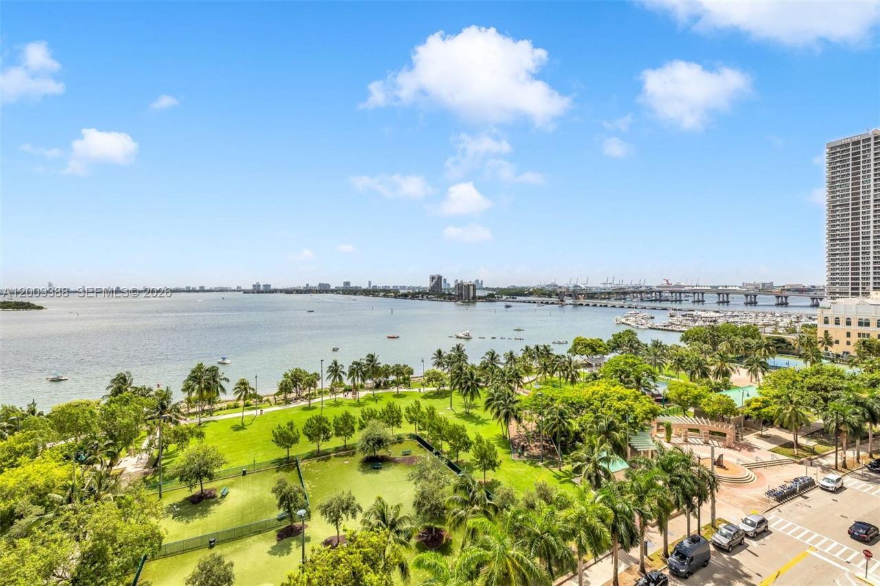1800 N Bayshore Dr, Unit 4208, Miami, FL 33132 Photo