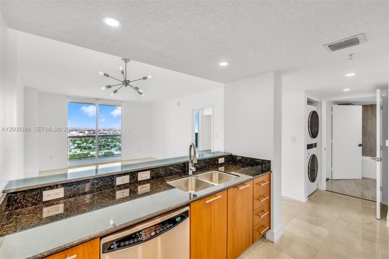1800 N Bayshore Dr, Unit 4208, Miami, FL 33132 Photo