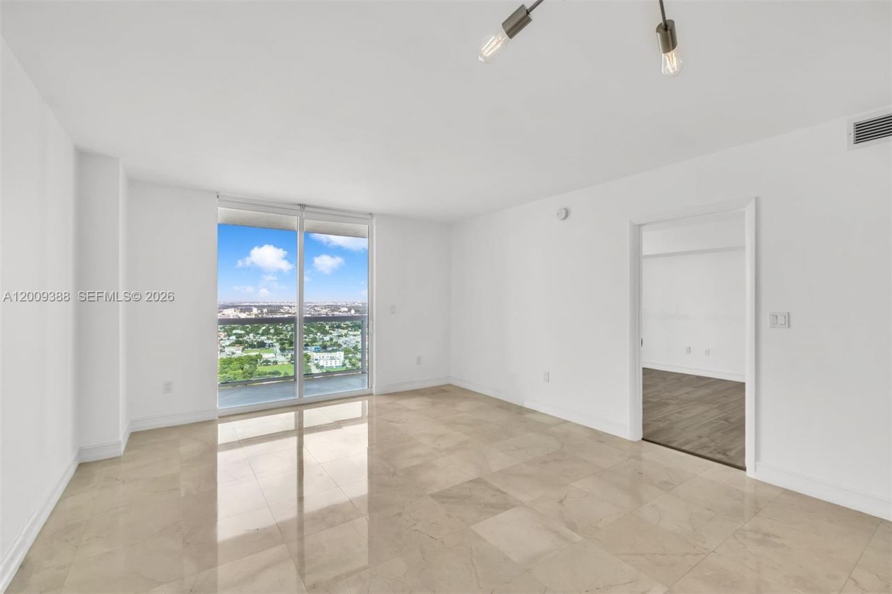 1800 N Bayshore Dr, Unit 4208, Miami, FL 33132 Photo