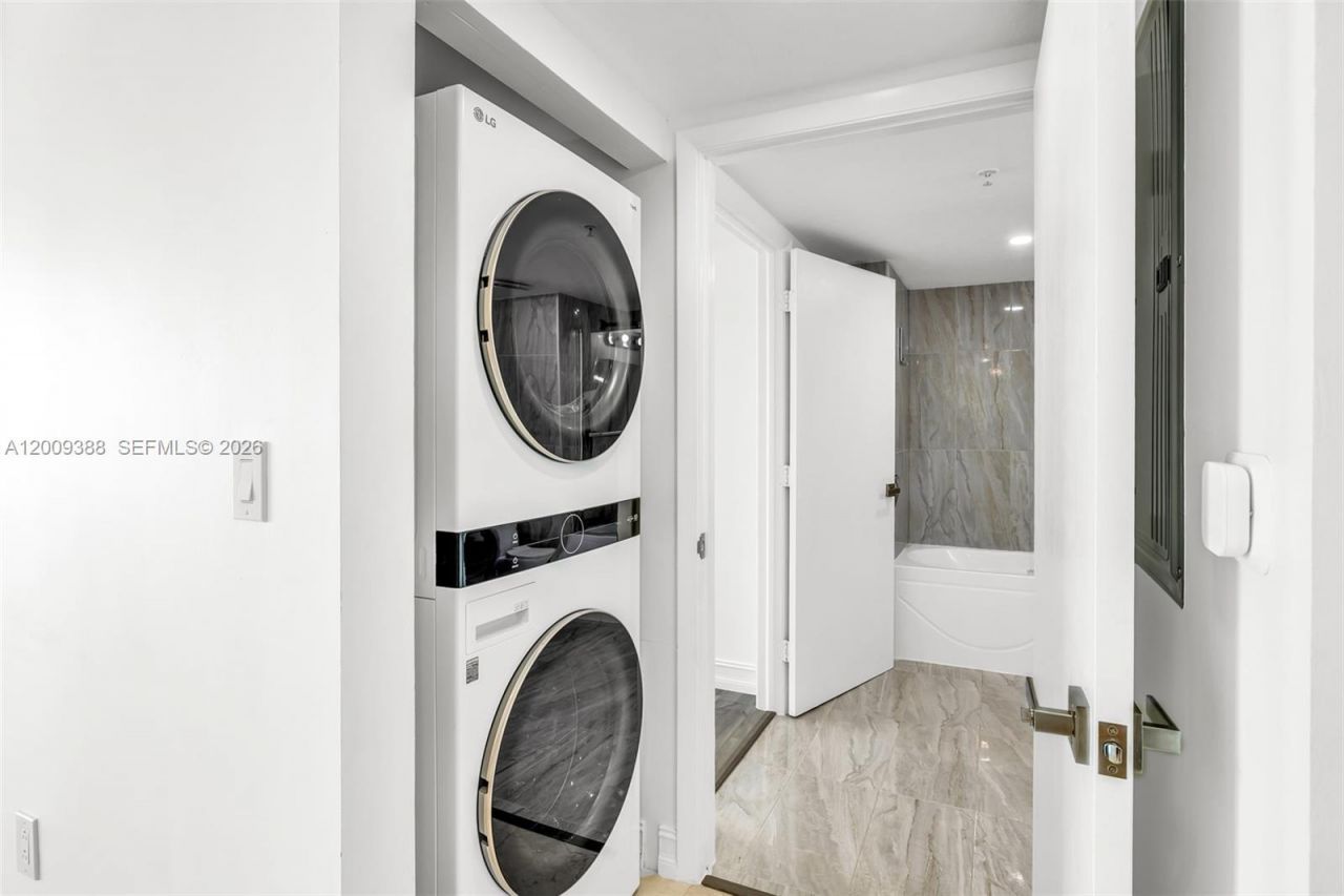 1800 N Bayshore Dr, Unit 4208, Miami, FL 33132 Photo