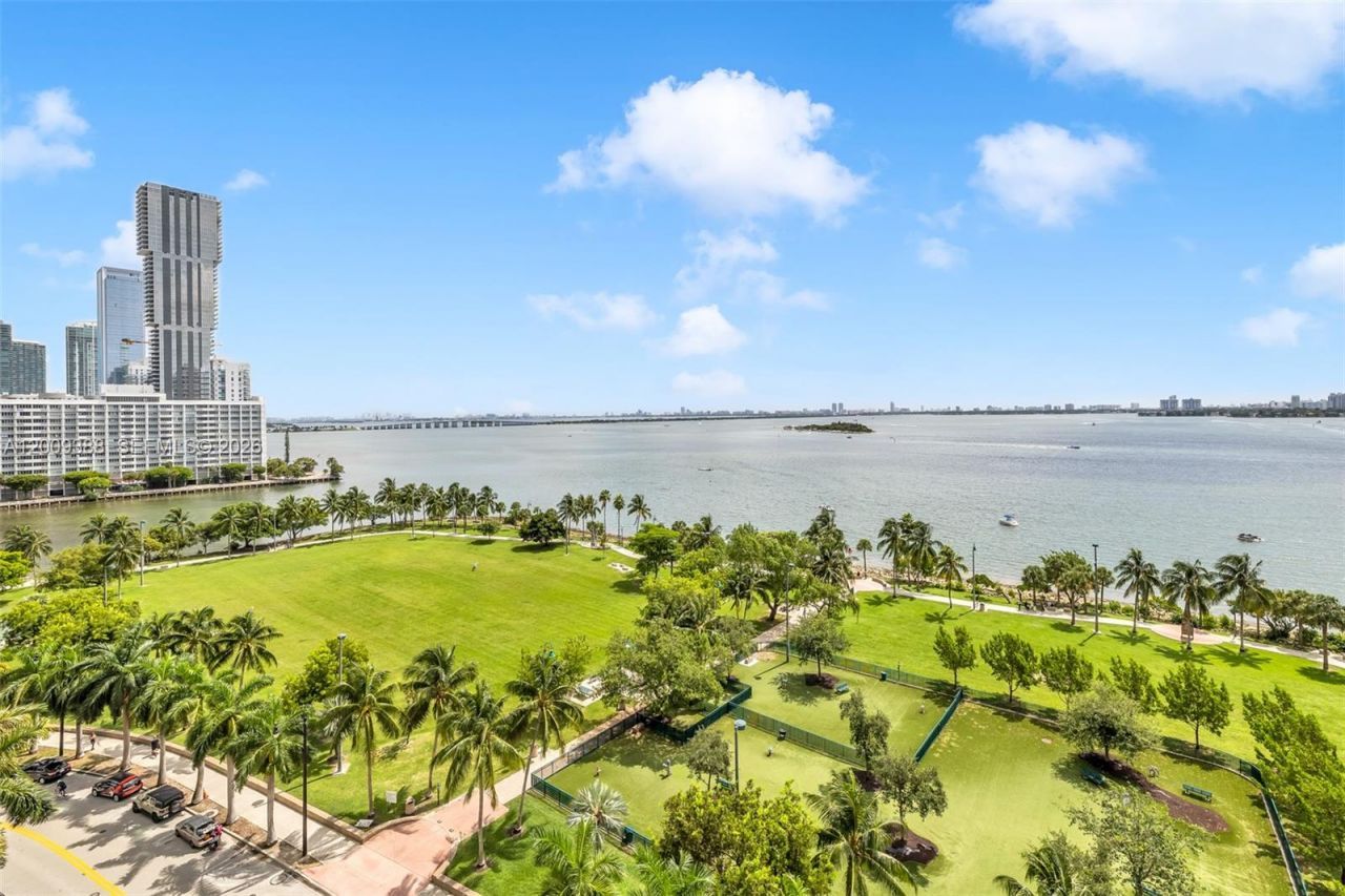 1800 N Bayshore Dr, Unit 4208, Miami, FL 33132 Photo
