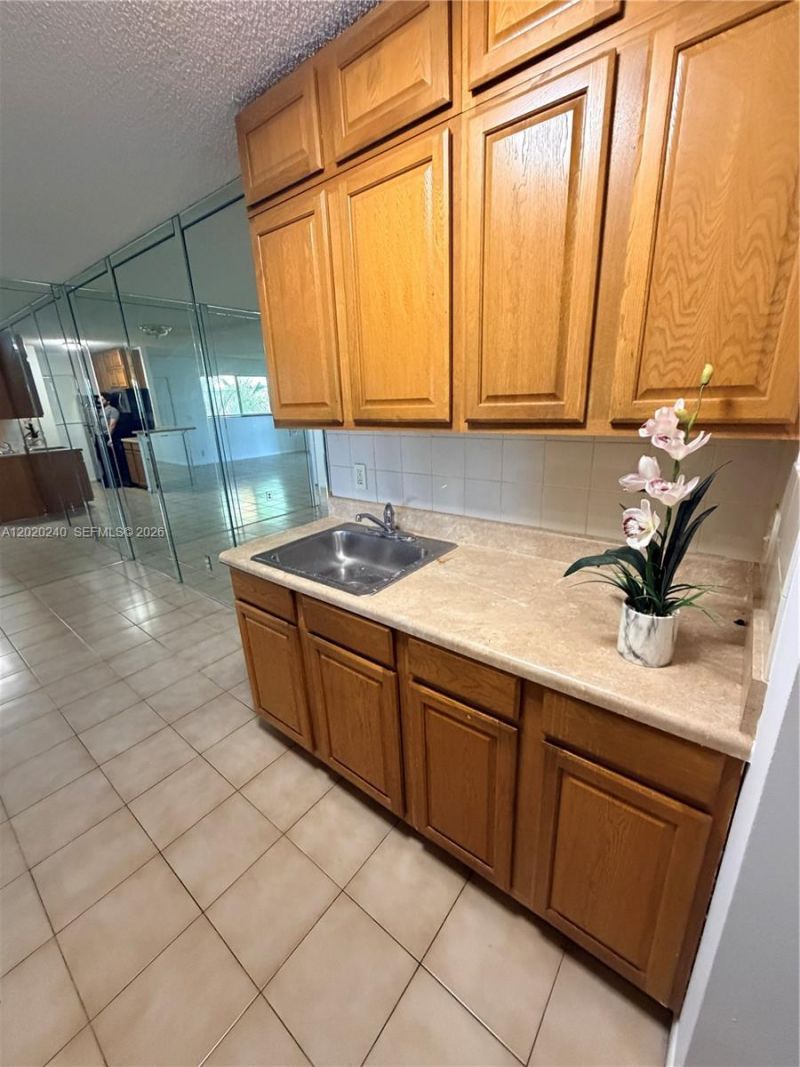 588 Trace Cir , Unit 202, Deerfield Beach, FL 33441 Photo