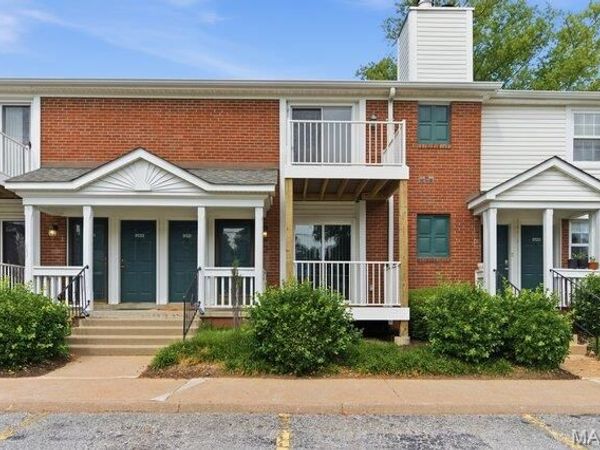 9129 Wrenwood Lane, Brentwood, MO 63144