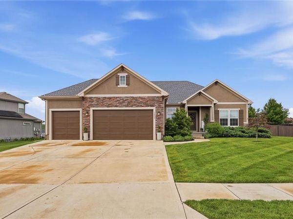 34533 W 82nd Street, De Soto, KS 66018