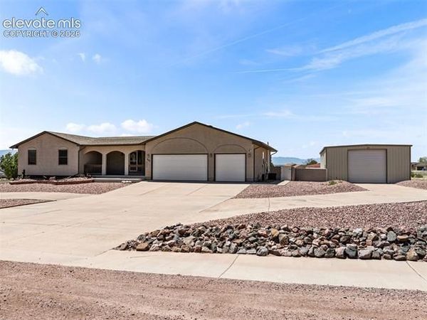1195 S Los Charros Drive, Pueblo, CO 81007