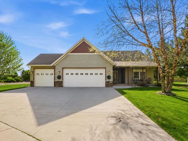 1411 Karnis Drive NW, Alexandria, MN 56308
