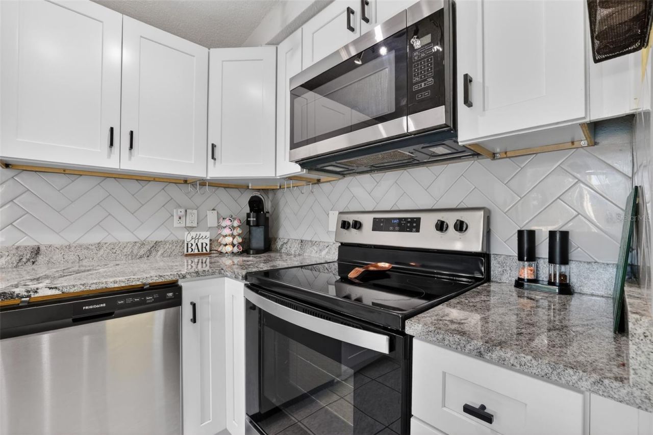 5025 9th Avenue S, Gulfport, FL 33707 Photo