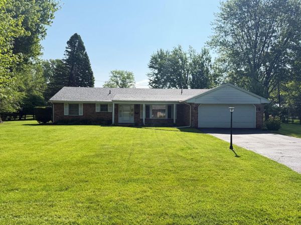 4842 Larkhaven Drive, Toledo, OH 43623