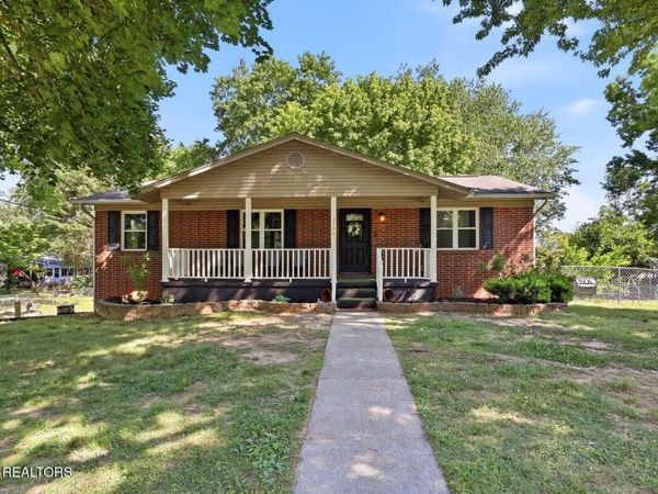 3106 NW Sycamore View Court, Knoxville, TN 37921