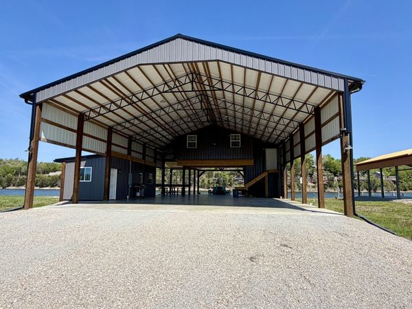 188 S River Front Dr , Clifton, TN 38425
