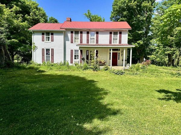 218 Mammoth Cave Street , Cave City, KY 42127