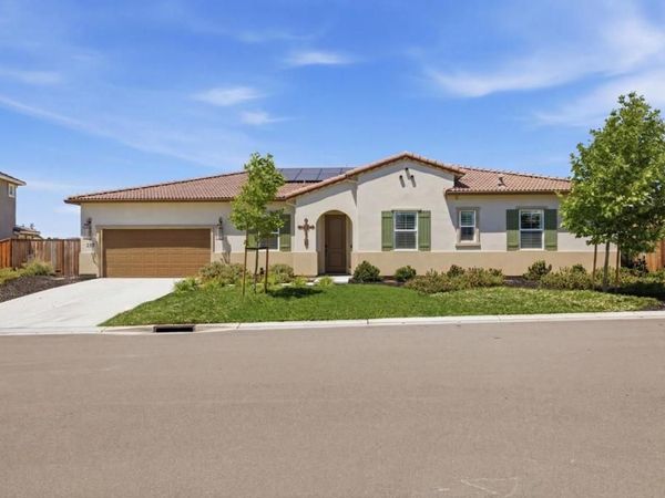 283 Vienna Way, Hollister, CA 95023