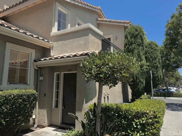 606 Larkridge, Irvine, CA 92618