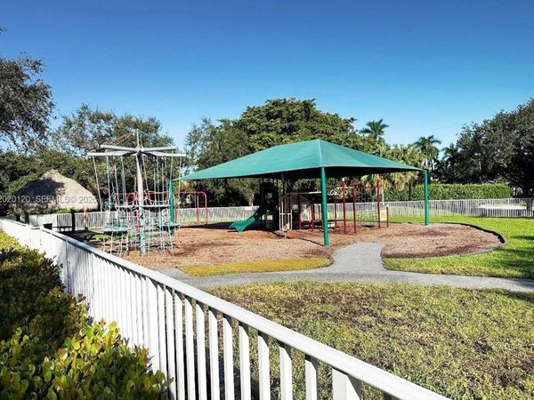 4449 Blossom Ln , Weston, FL 33331