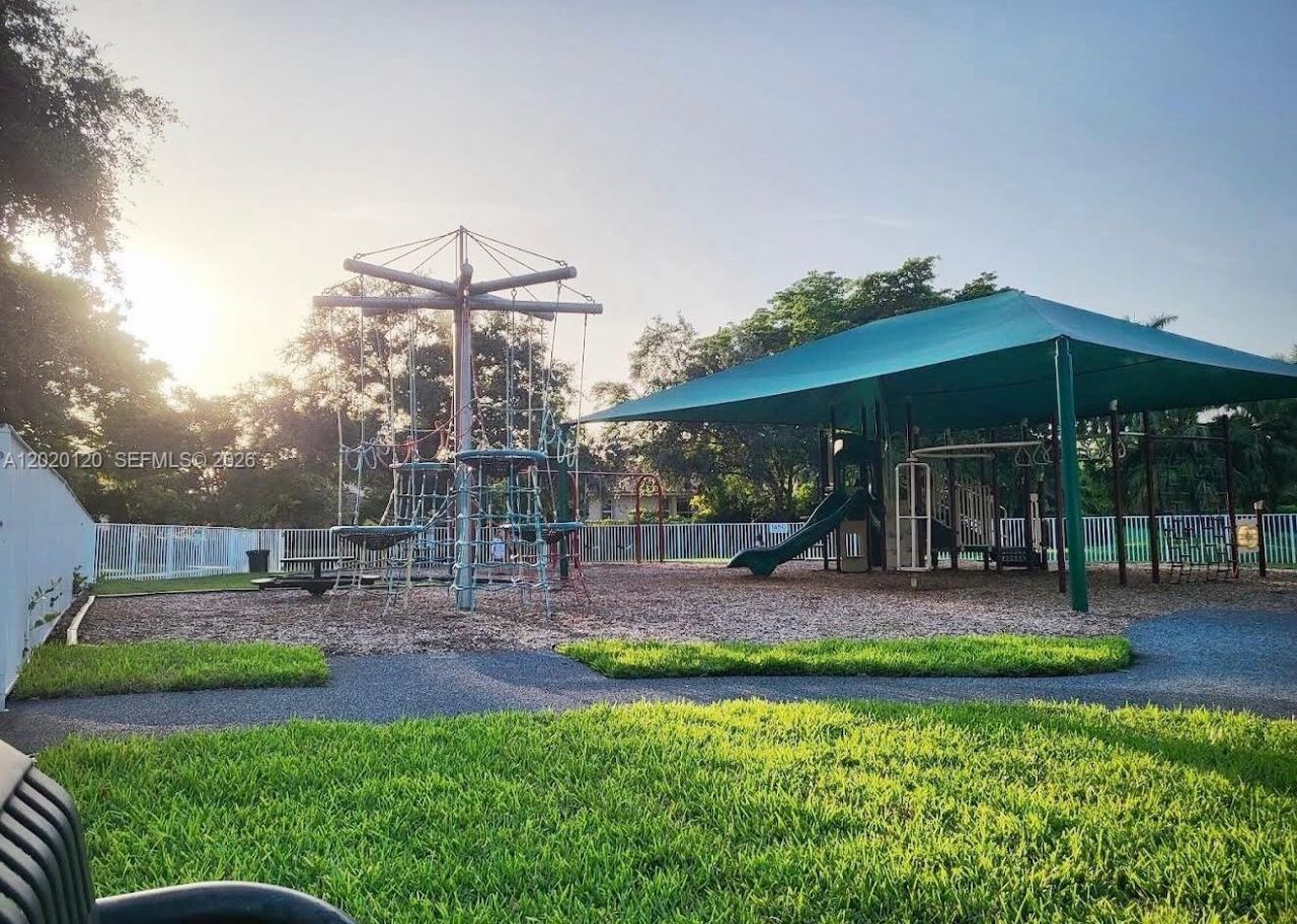 4449 Blossom Ln, Weston, FL 33331 Photo